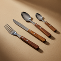 Set posate Saint Louis manico legno sfondo neutro