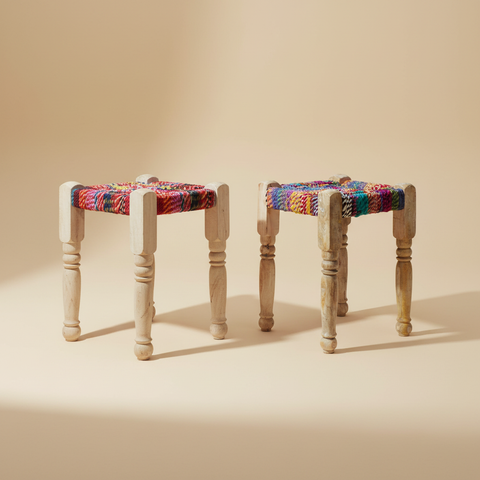 Sgabelli boho sfondo neutro