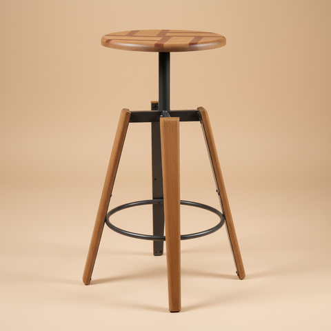 Sgabello industrial sfondo neutro