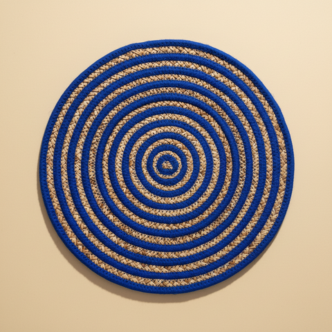 Sottopiatto blu sfondo beige