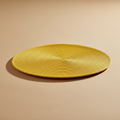 Sottopiatto giallo Placemat su sfondo neutro