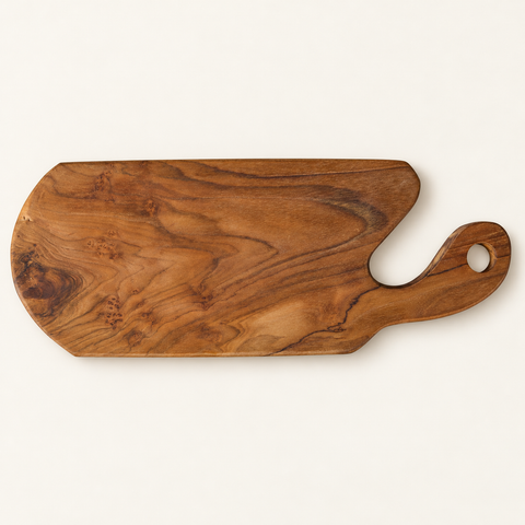 SUAR - TAGLIERE FORMA SINUOSA TEAK - su fondo avorio con ombre morbide