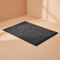 Tappeto navy blu scuro su sfondo beige