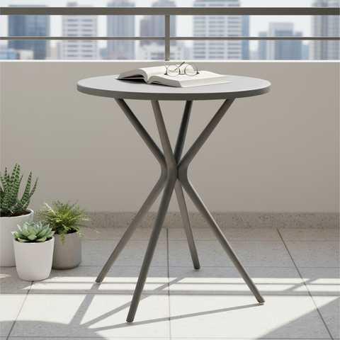 Tavolino su balcone minimalista