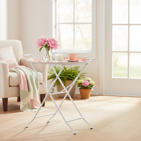 Tavolino vassoio floreale ambientato