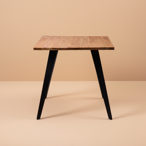 Tavolo Quadrato Mango Gambe A-Frame - Sfondo Neutro