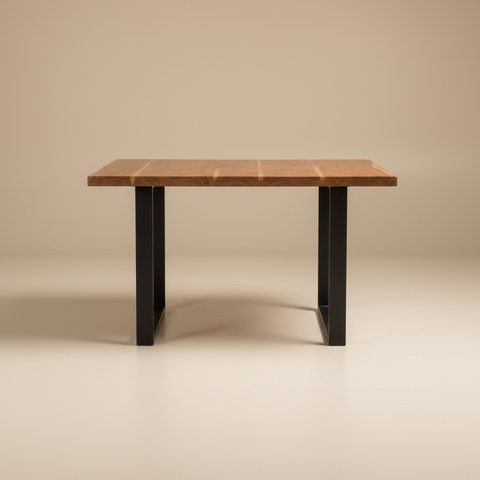 Tavolo Woodshed sfondo neutro