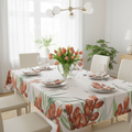 Tovaglia e tovagliolo con tulipani in contesto dining