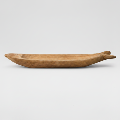 Vassoio barca in teak su sfondo grigio - formato quadrato