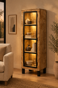 Vetrina Everest ambientata con LED accesi