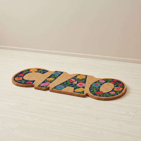 Zerbino Coco Door Mat su pavimento con parete neutra