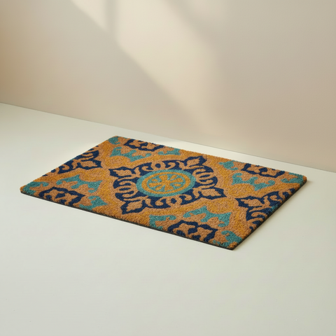 Zerbino decorativo blu e arancione su sfondo beige